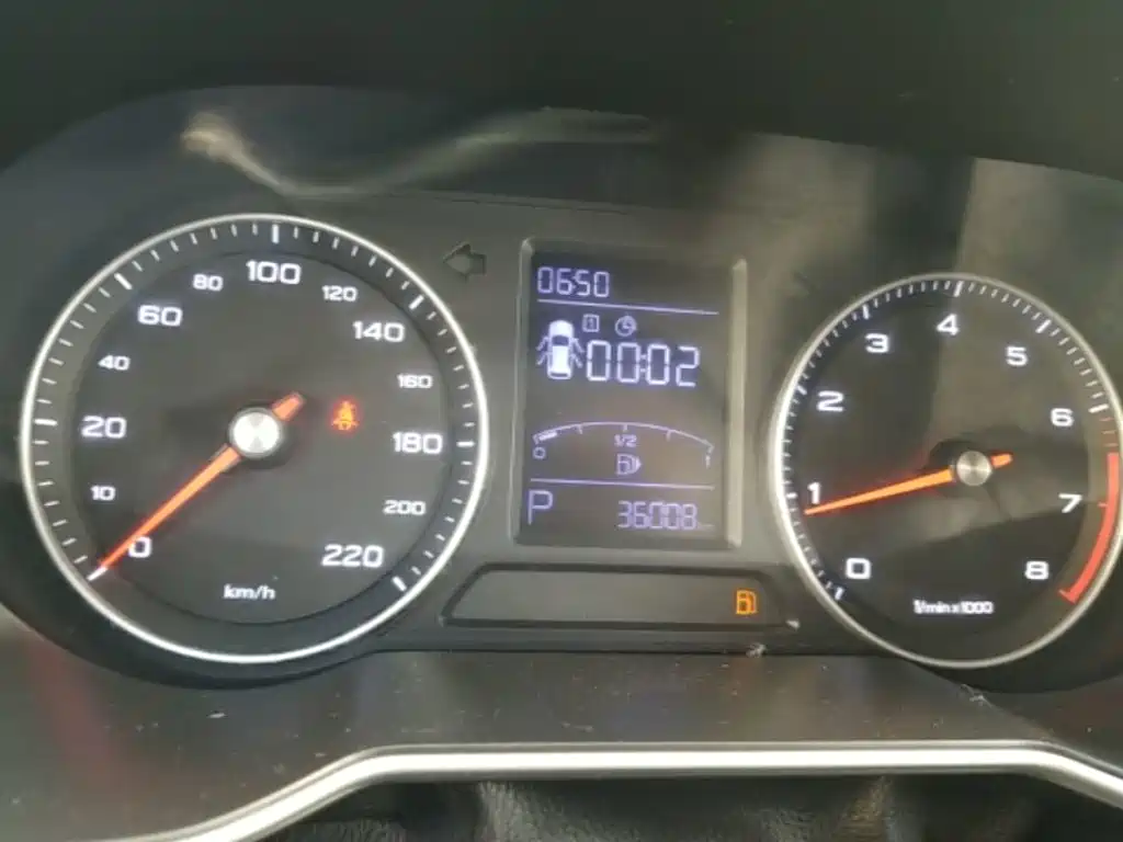 Roewe RX3 — миниатюра 12