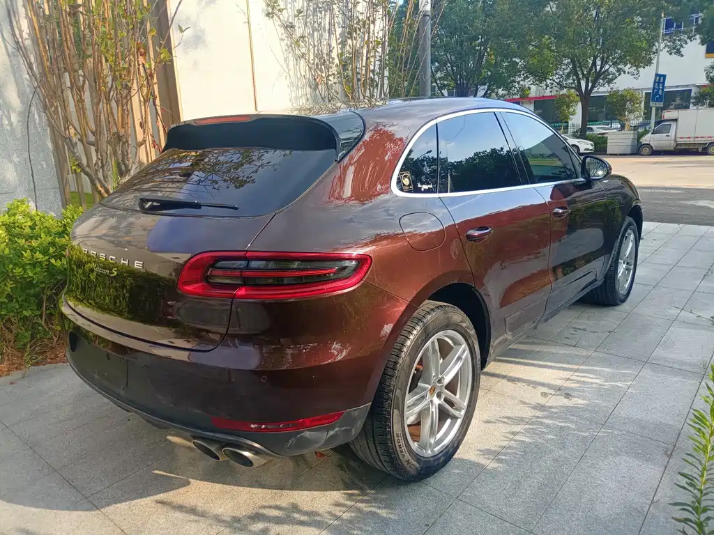 Porsche Macan — миниатюра 5