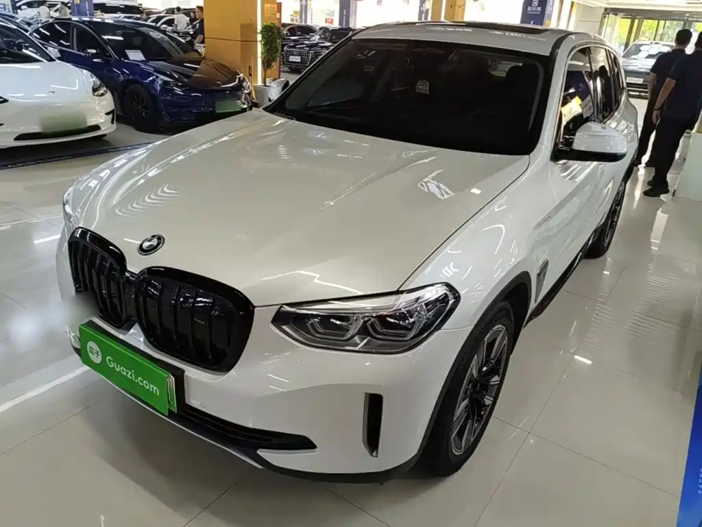 BMW iX3