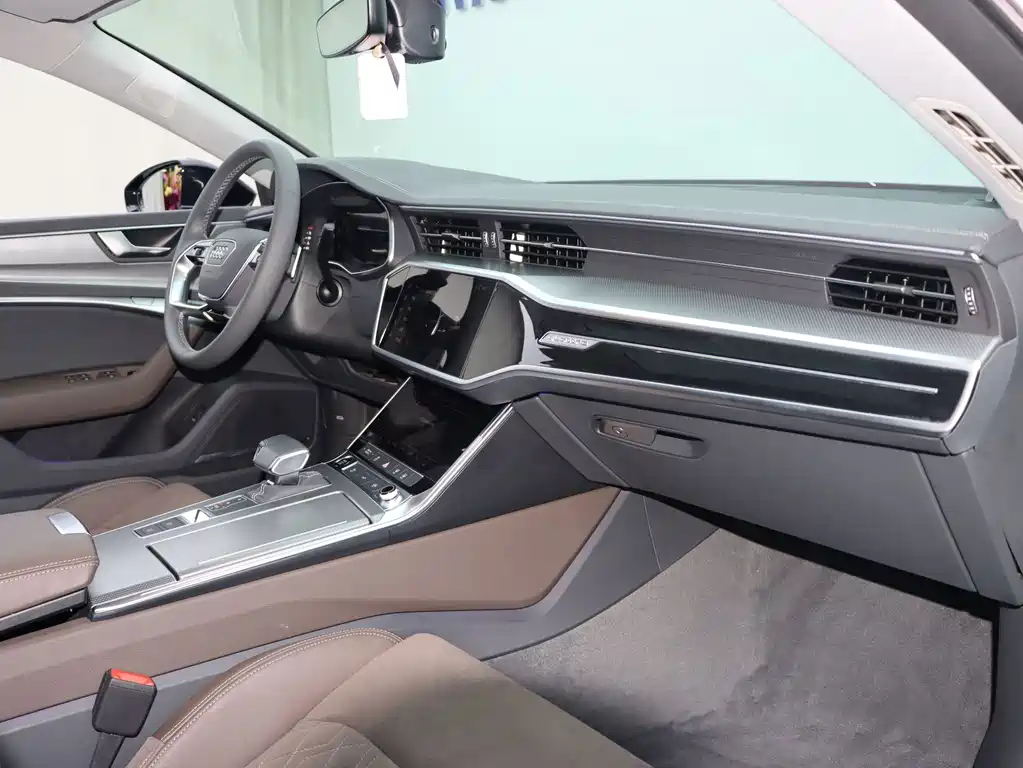 Audi A7L — миниатюра 12