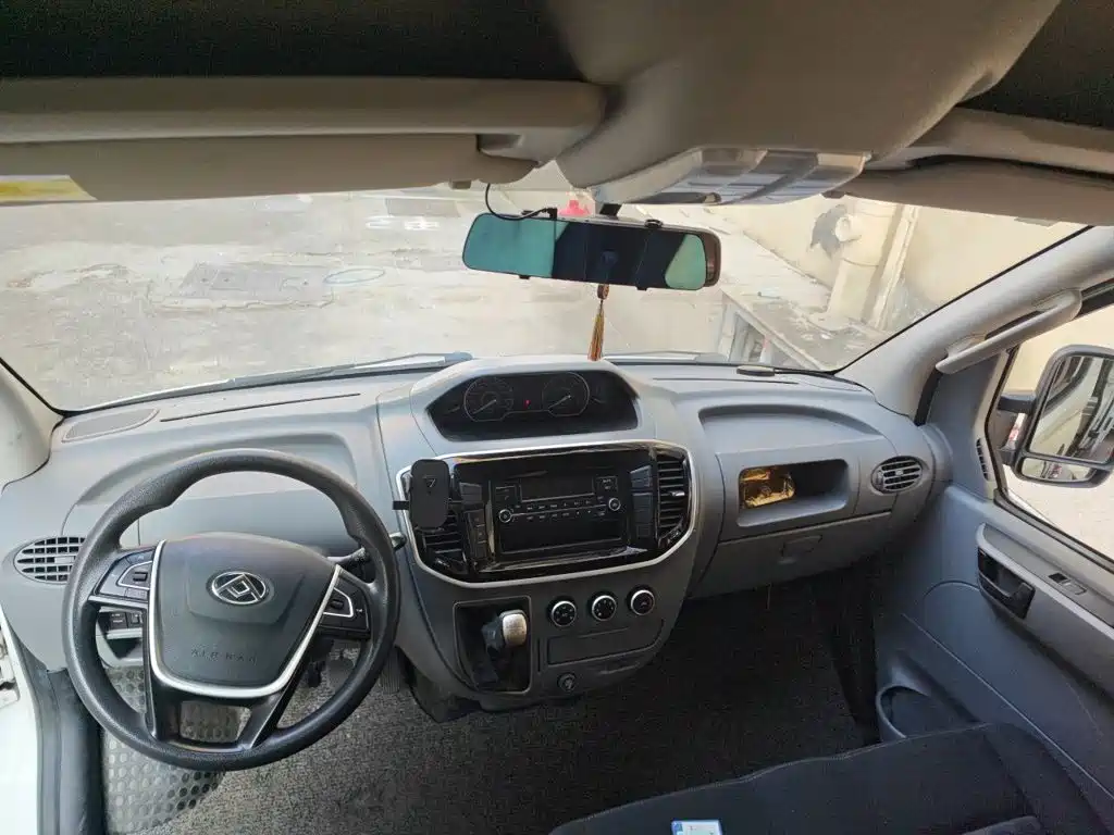 MAXUS V80 — миниатюра 9
