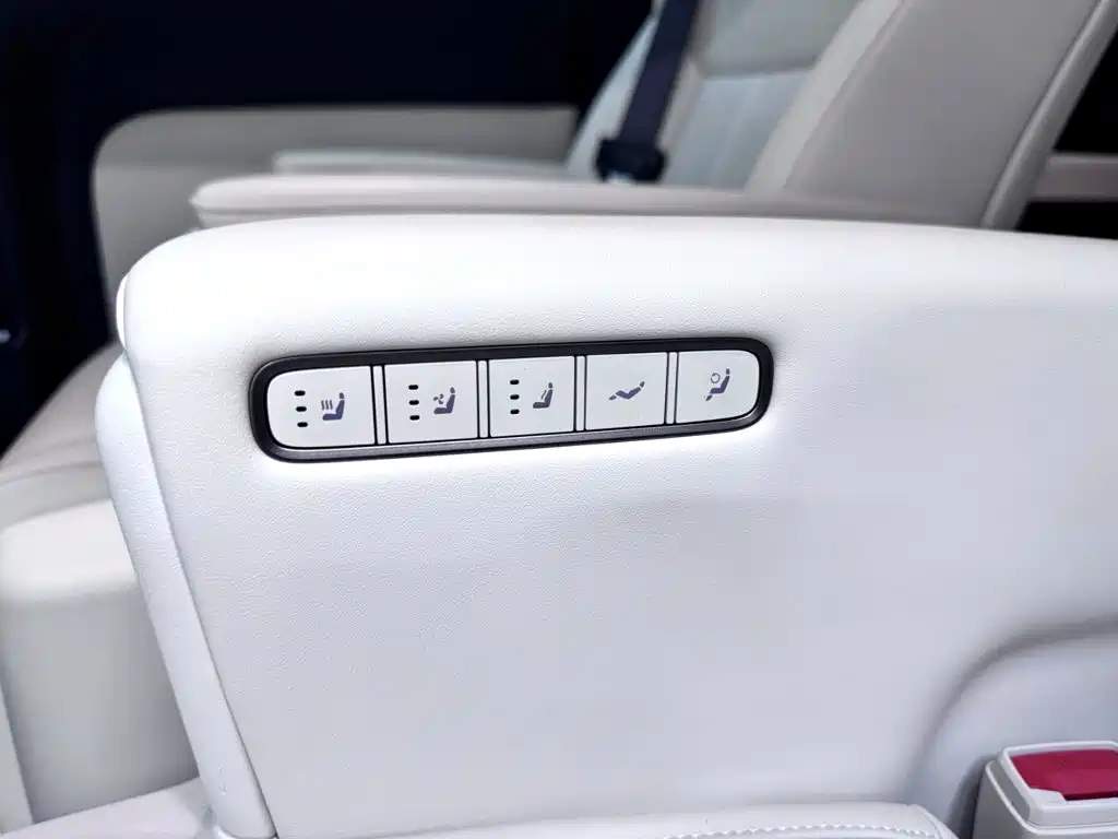 Li Auto Li MEGA — миниатюра 20