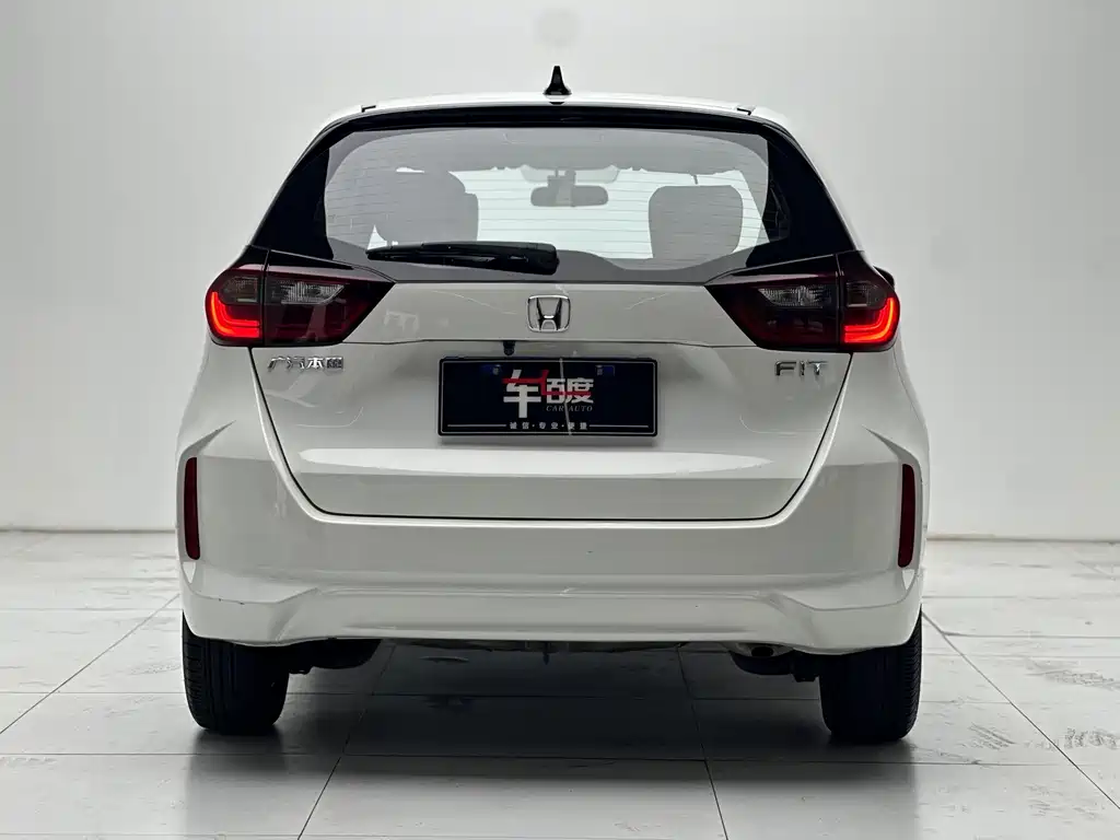 Honda Fit — миниатюра 5