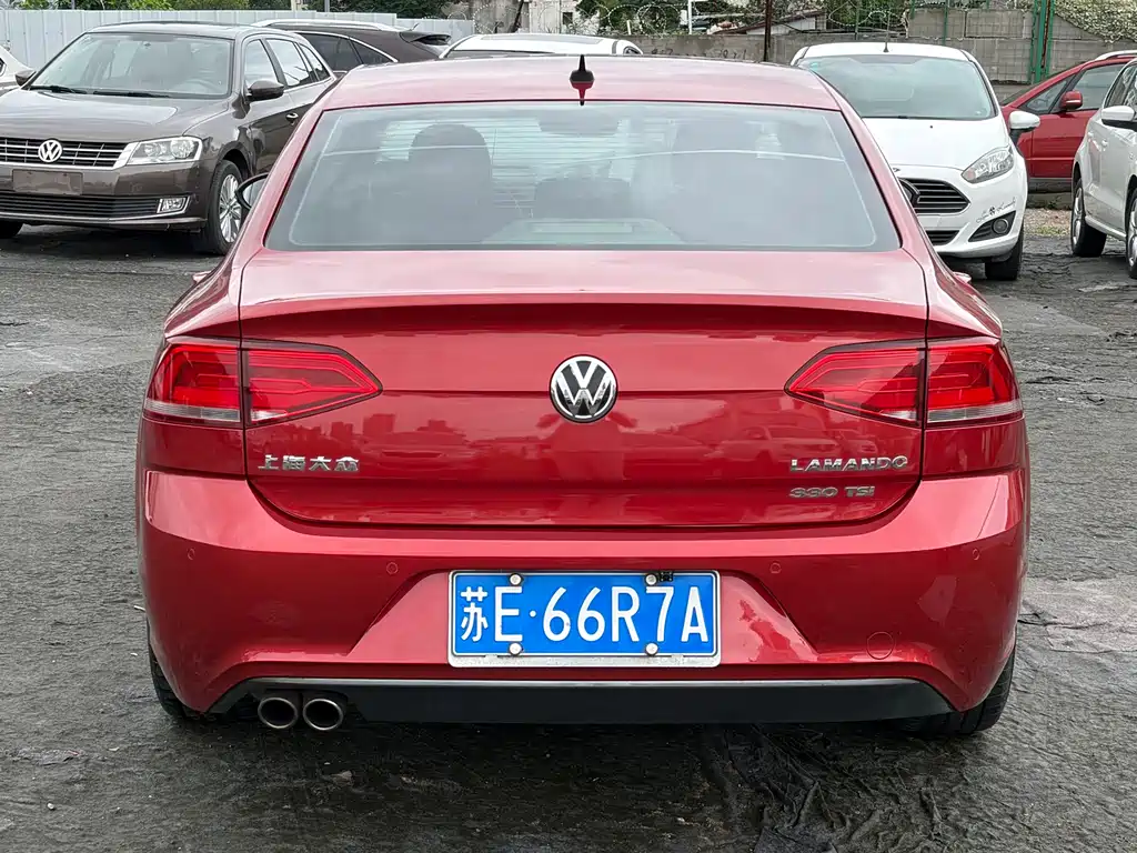 Volkswagen Lamando 2015 330TSI DSG Comfort