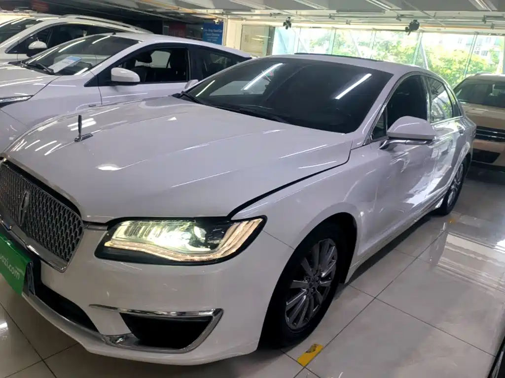 Lincoln MKZ — миниатюра 2