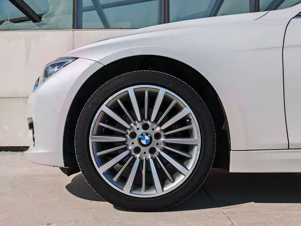 BMW 3 Series — миниатюра 6