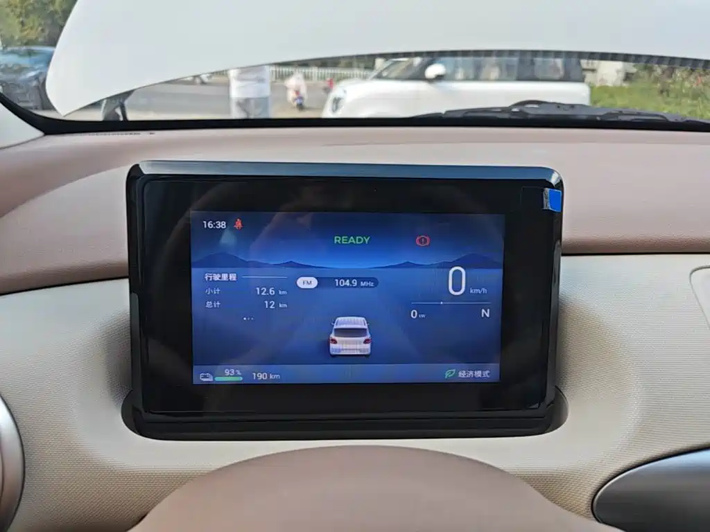 Wuling MINIEV — миниатюра 12