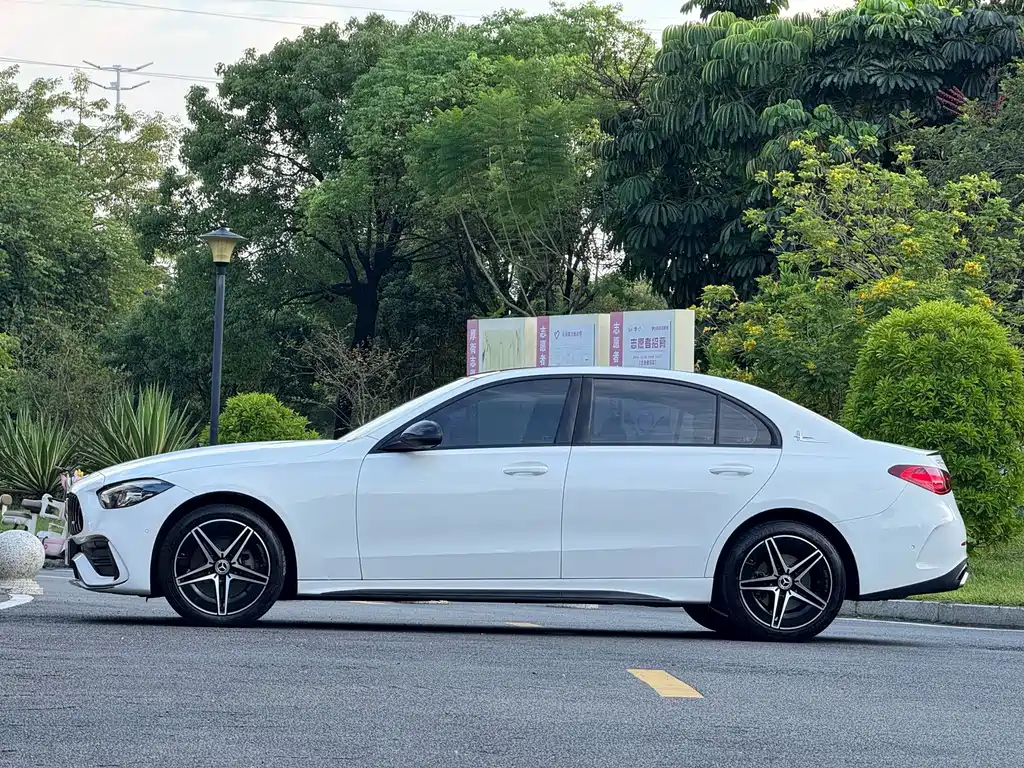 Mercedes-Benz C-Class — миниатюра 3