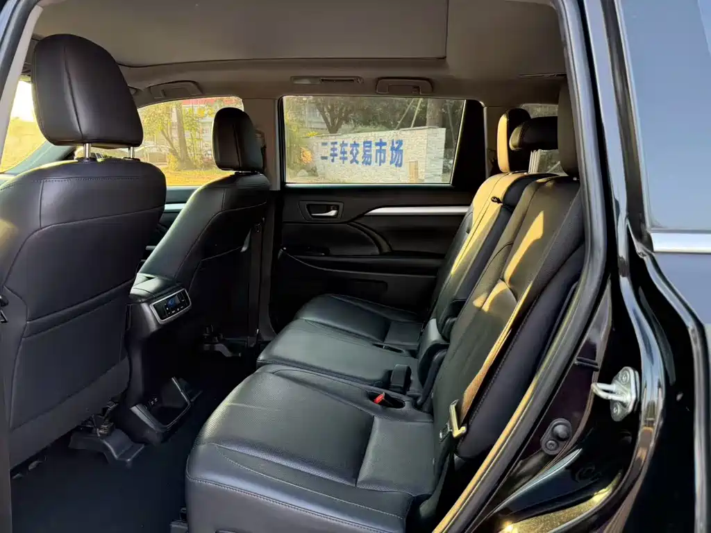 Toyota Highlander — миниатюра 6