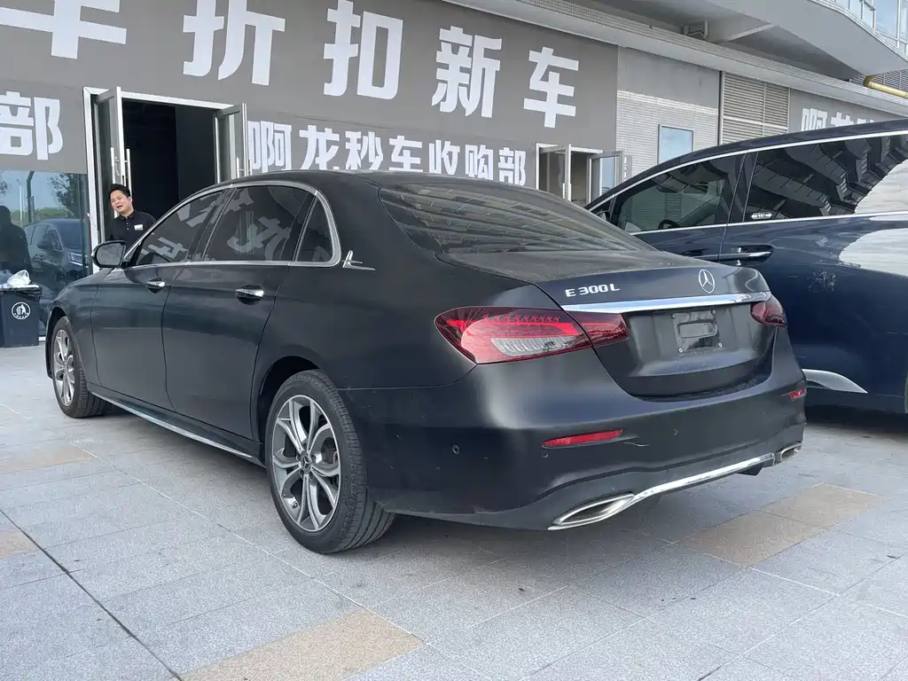 MERCEDES-BENZ E CLASS