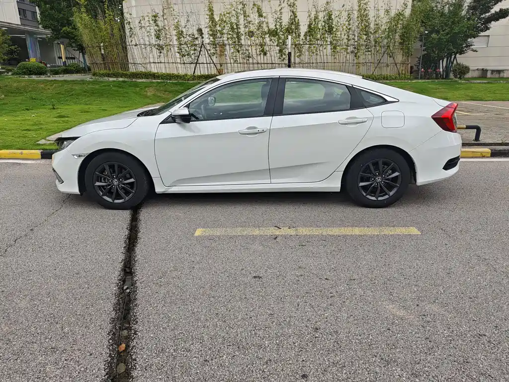 Honda Civic — миниатюра 4