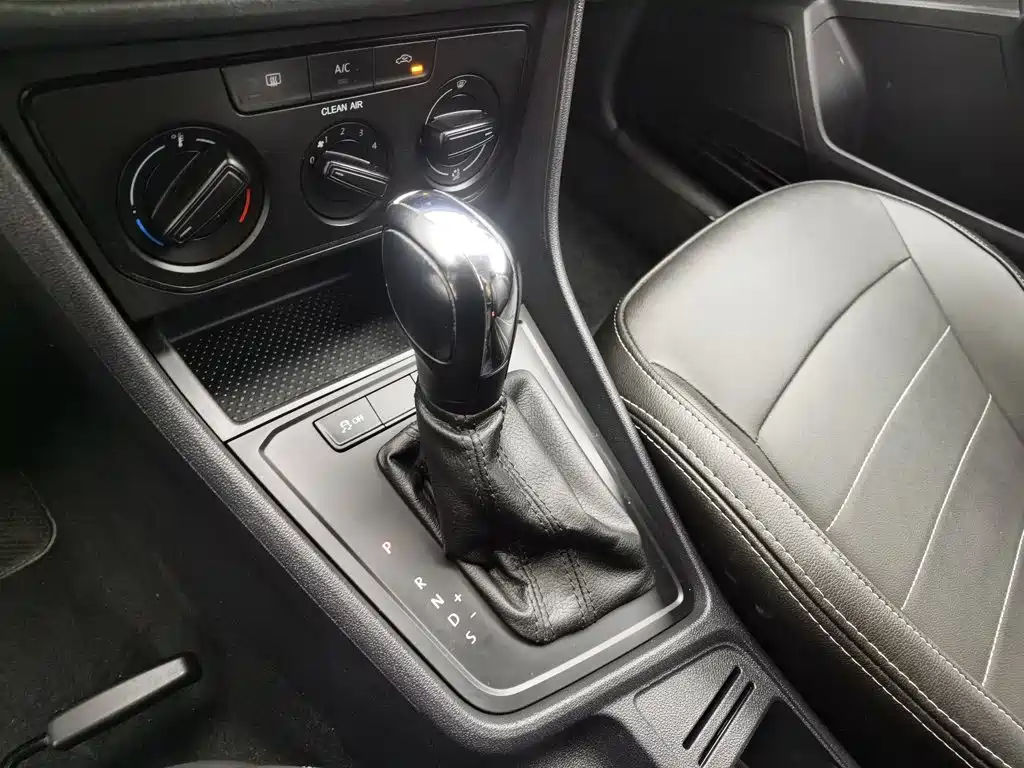 Volkswagen Lavida — миниатюра 13