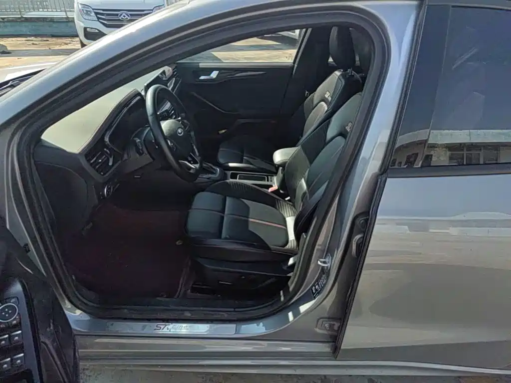 Ford Focus — миниатюра 15
