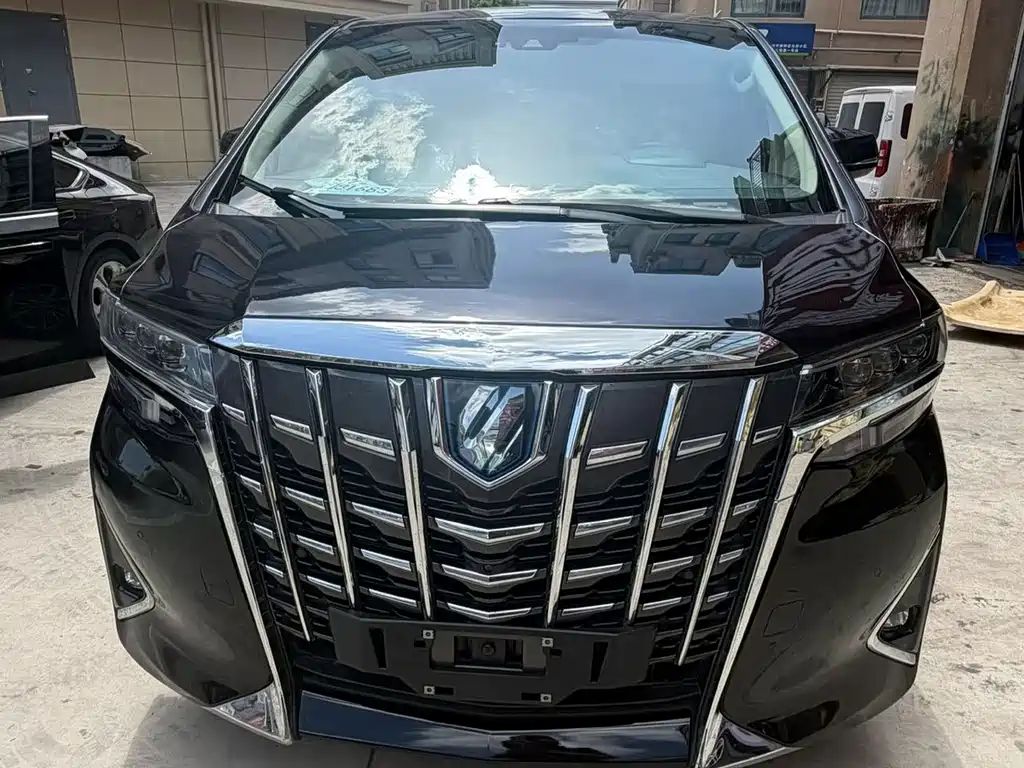 Toyota Alphard — миниатюра 2
