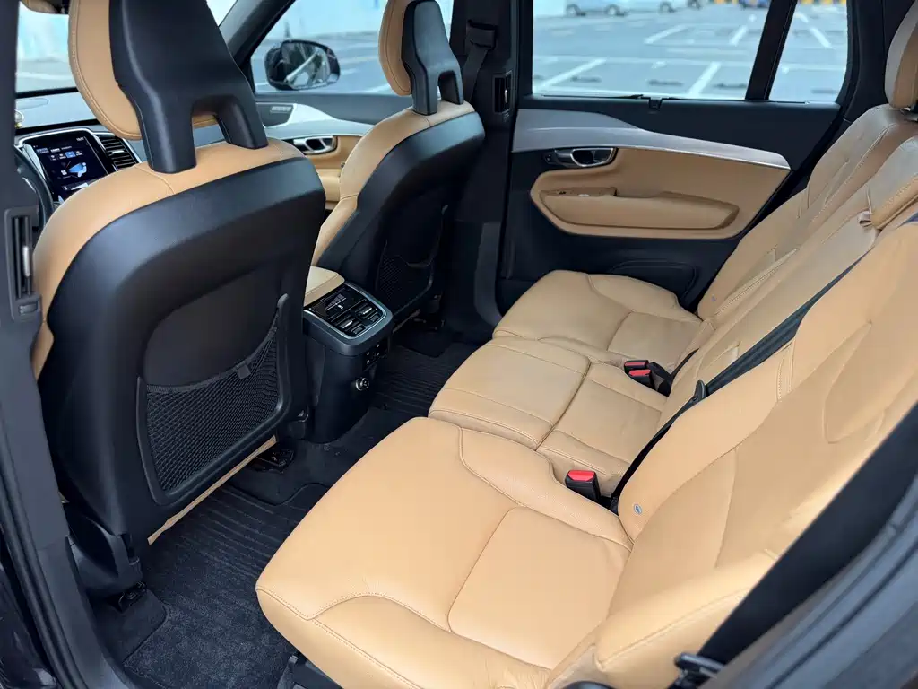 Volvo XC90 — миниатюра 7