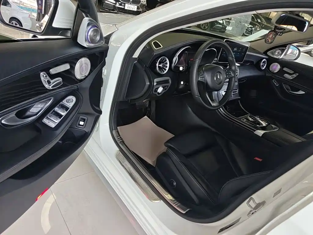 Mercedes-Benz C-Class — миниатюра 16