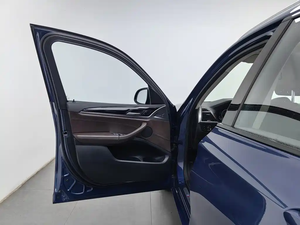 BMW X3 — миниатюра 8