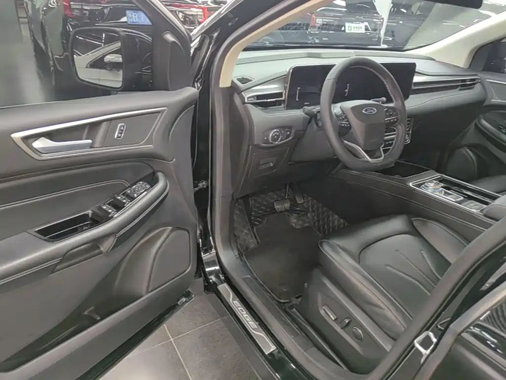 Ford Edge — миниатюра 16