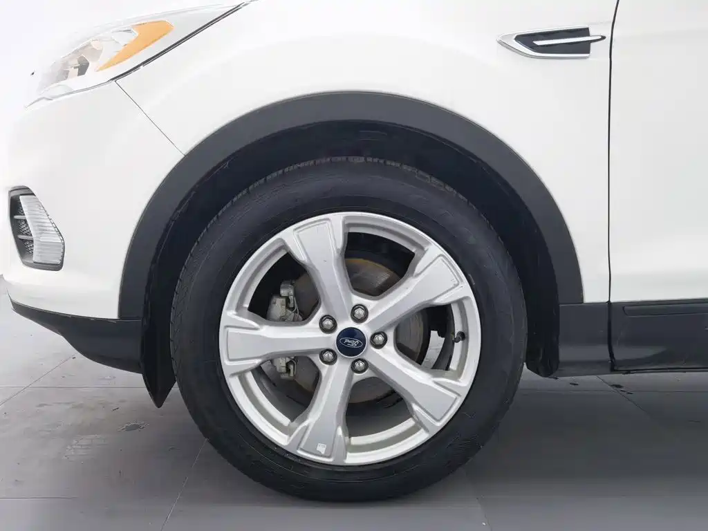 Ford Kuga — миниатюра 17