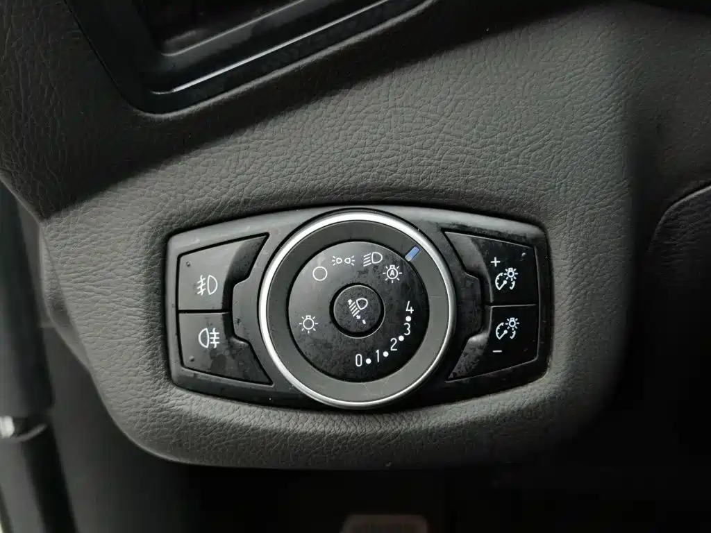 Ford Kuga — миниатюра 21
