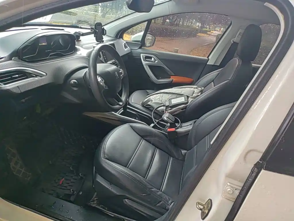 Peugeot 2008 — миниатюра 15