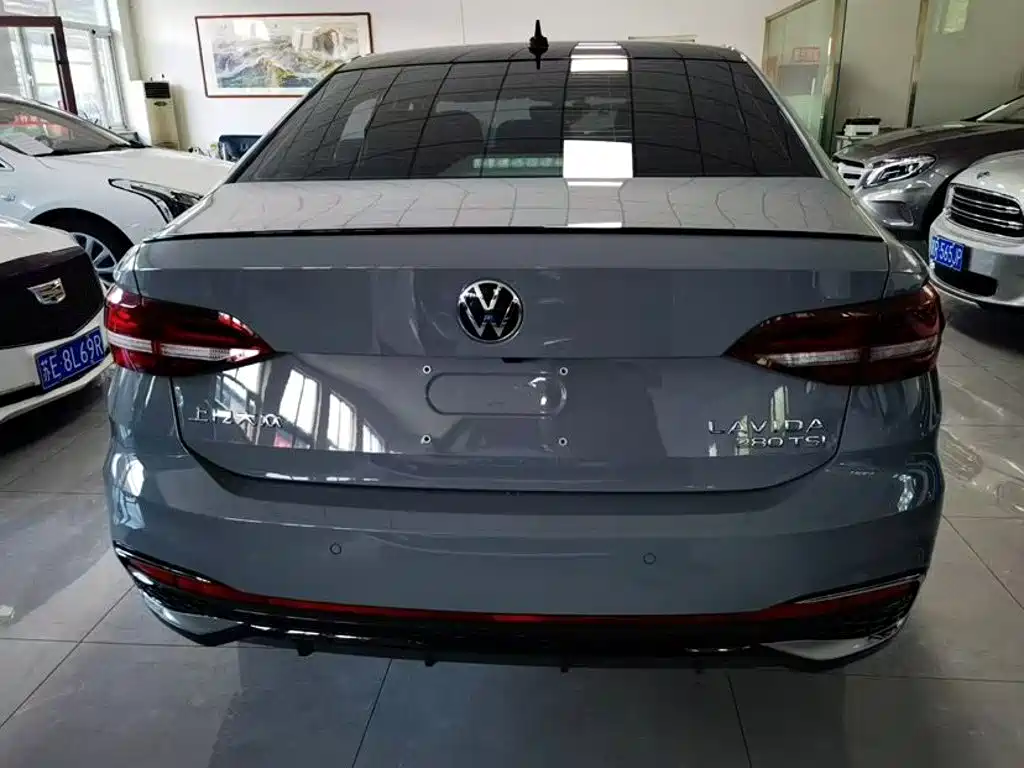 Volkswagen Lavida — миниатюра 3