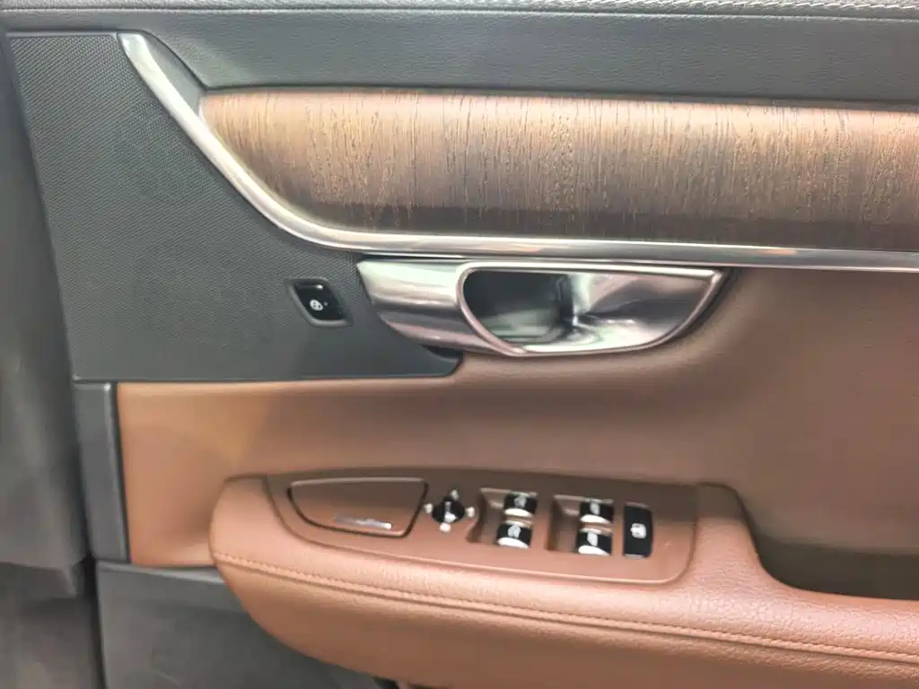 Volvo S90 — миниатюра 12