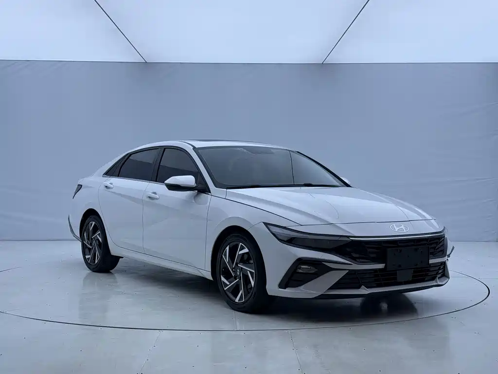 Hyundai Elantra — миниатюра 3
