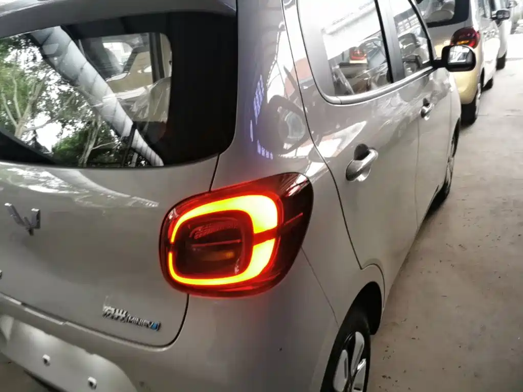Wuling MINIEV — миниатюра 8
