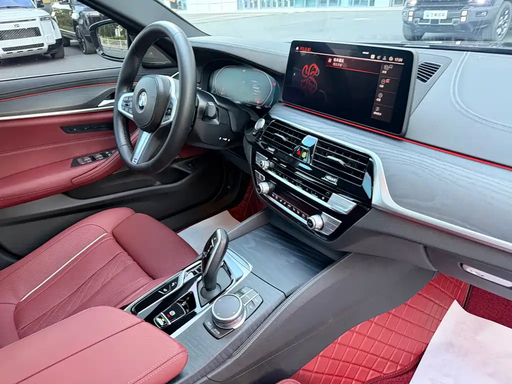 BMW 5 Series — миниатюра 8