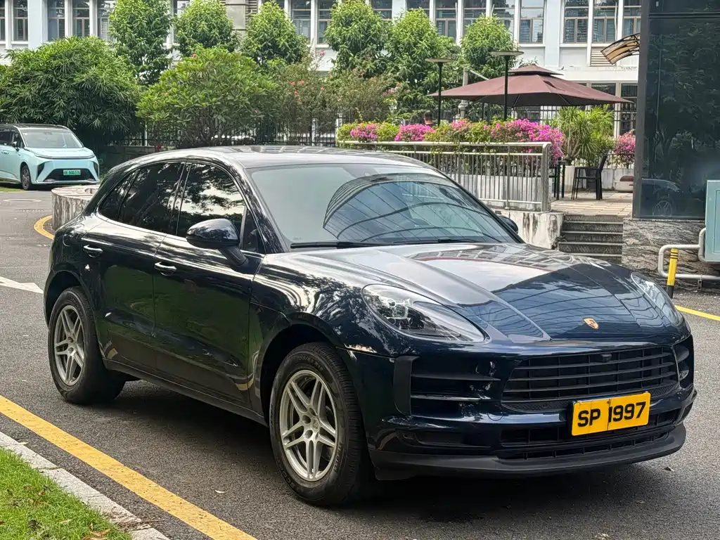 Porsche Macan — миниатюра 3