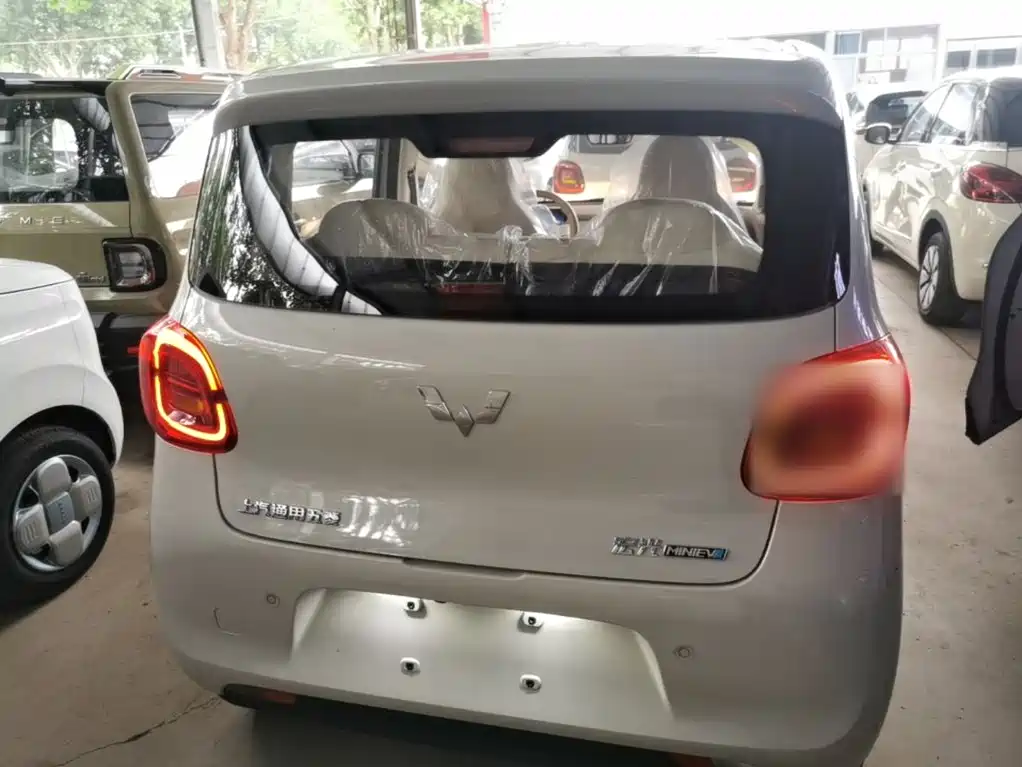 Wuling MINIEV — миниатюра 6