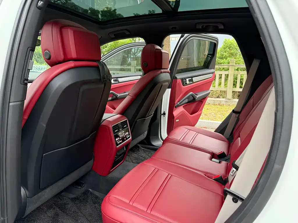 Porsche Cayenne — миниатюра 8