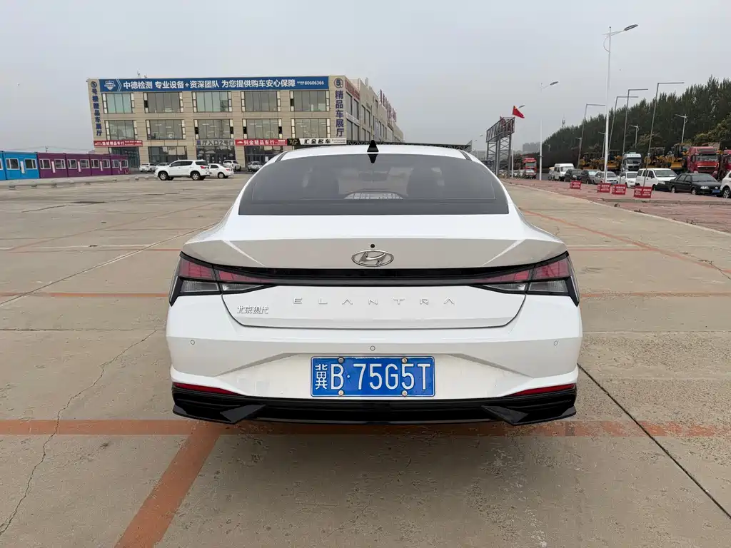 Hyundai Elantra — миниатюра 5