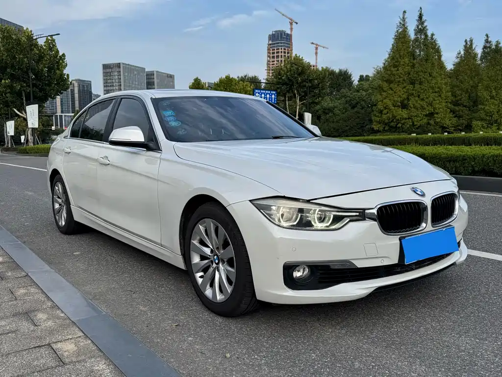 BMW 3 Series — миниатюра 3