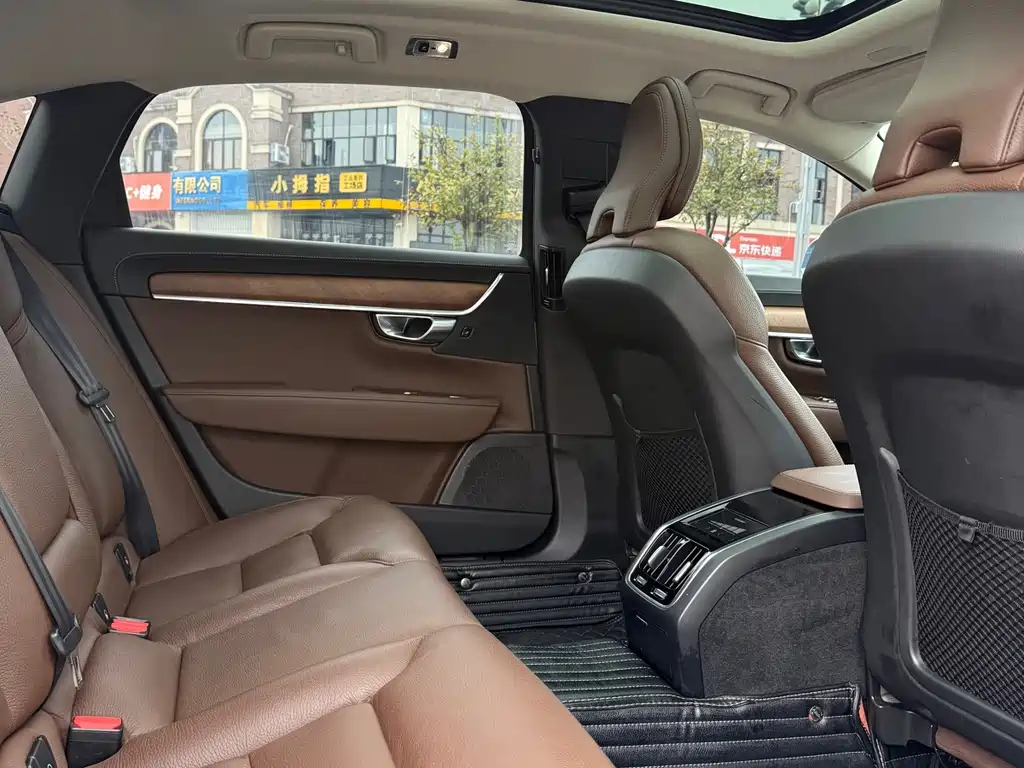 Volvo S90 — миниатюра 9