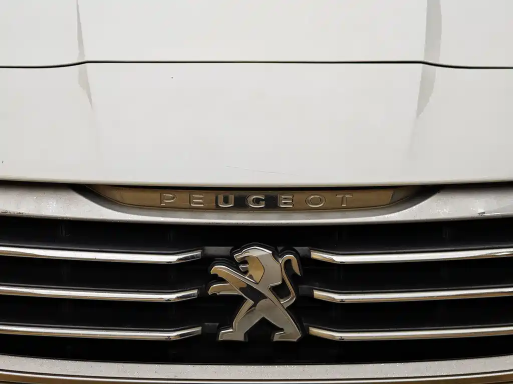 Peugeot 408 2015 1.2T AT Luxury