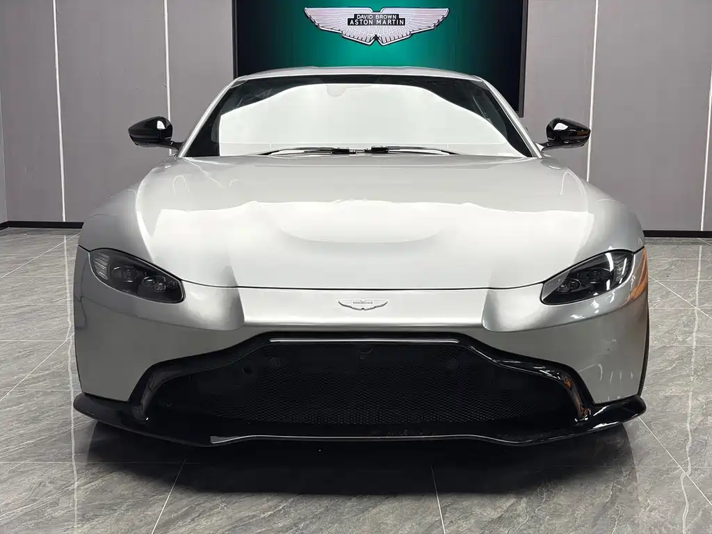 Aston Martin V8 Vantage — миниатюра 5