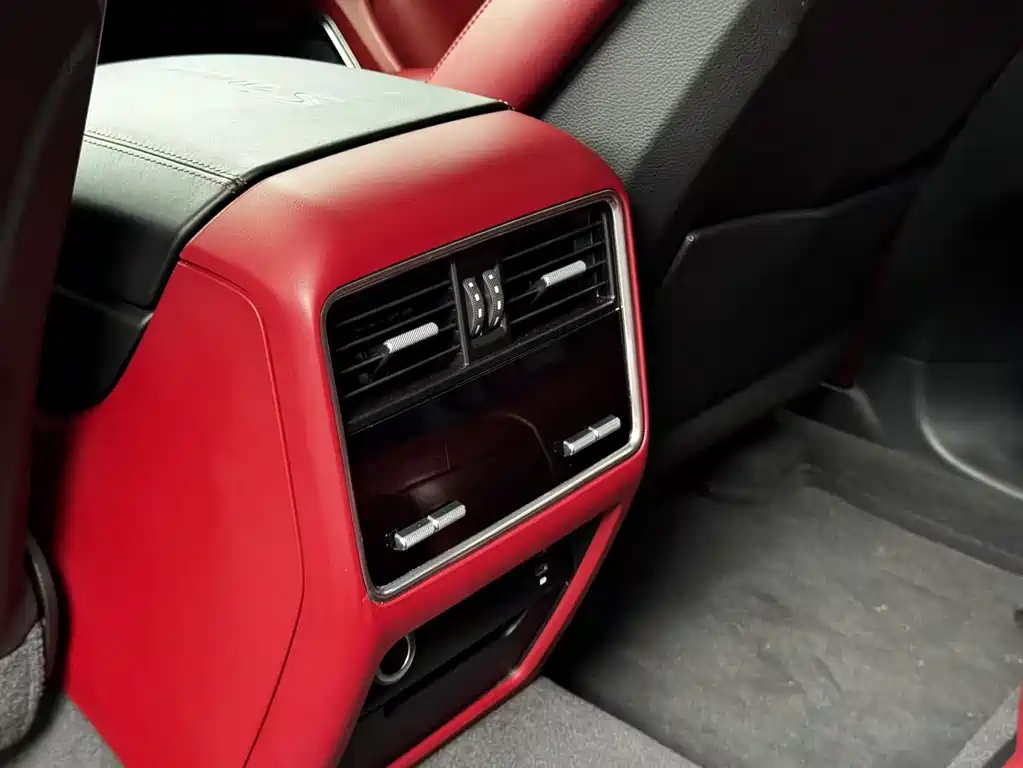 Porsche Cayenne — миниатюра 8