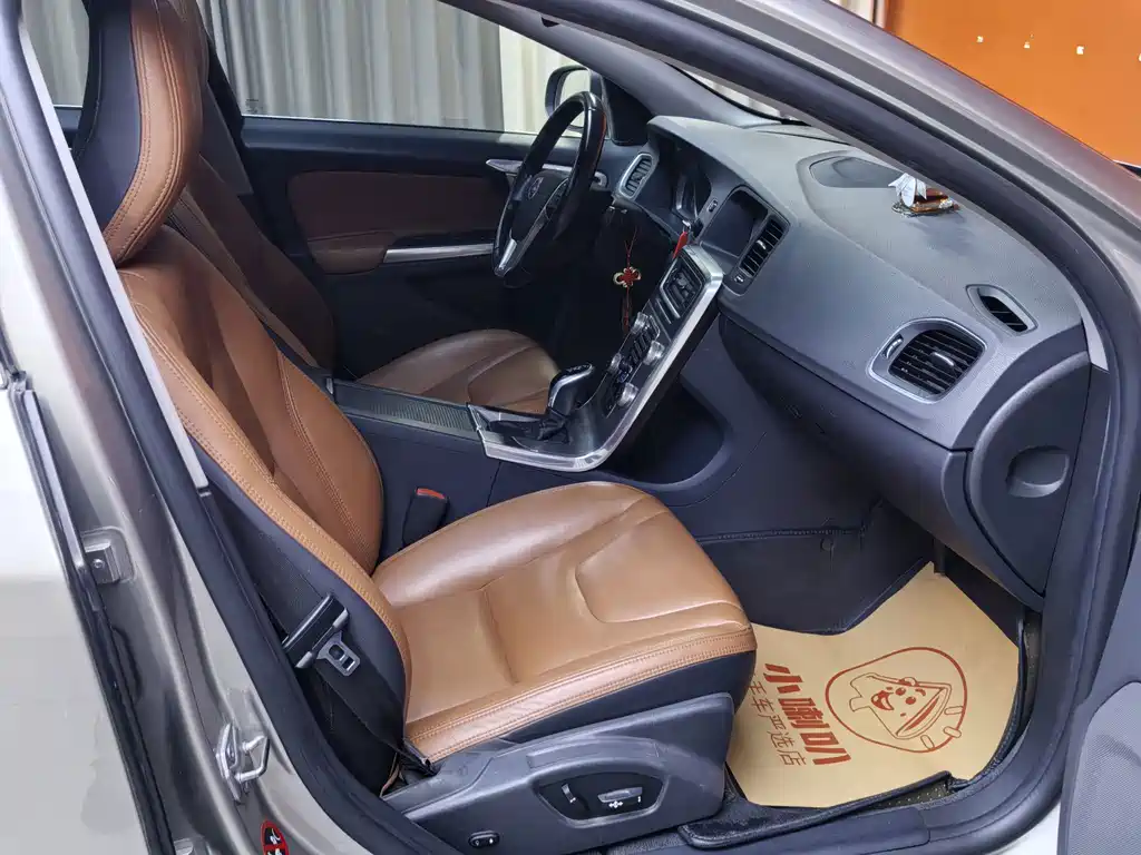 Volvo S60 — миниатюра 13