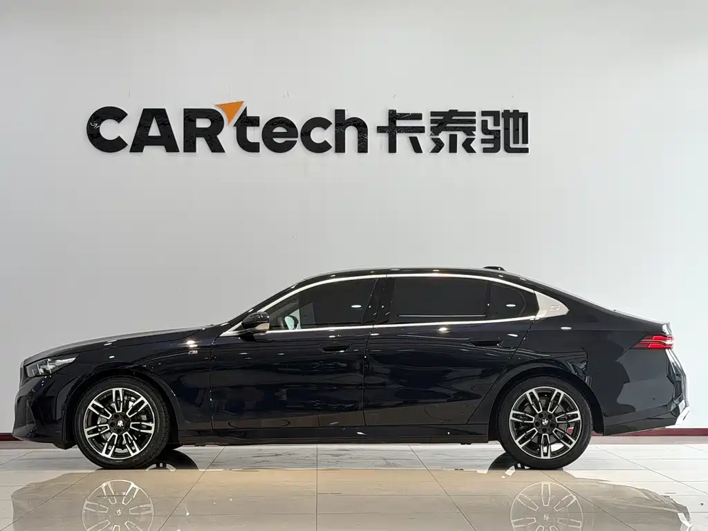 BMW 5 Series 5 2024 525Li M Sport
