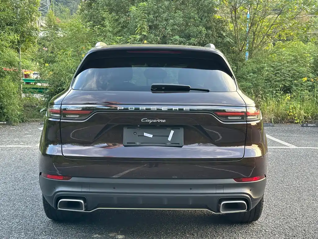 Porsche Cayenne — миниатюра 16
