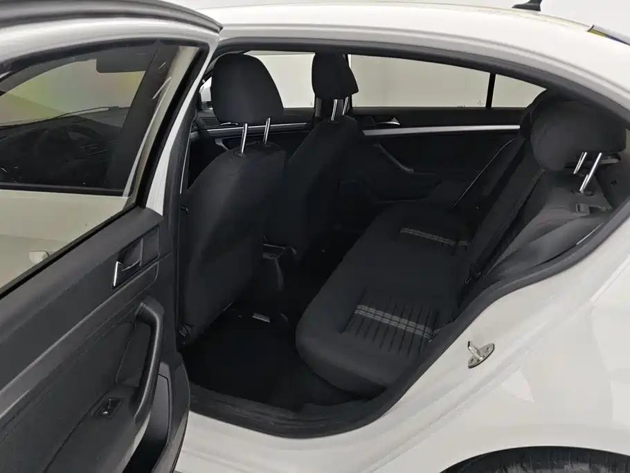 Volkswagen Lavida — миниатюра 11