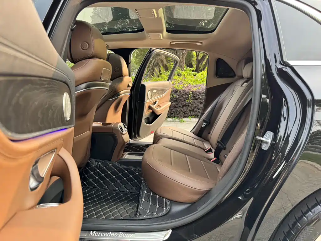 Mercedes-Benz E-Class — миниатюра 7