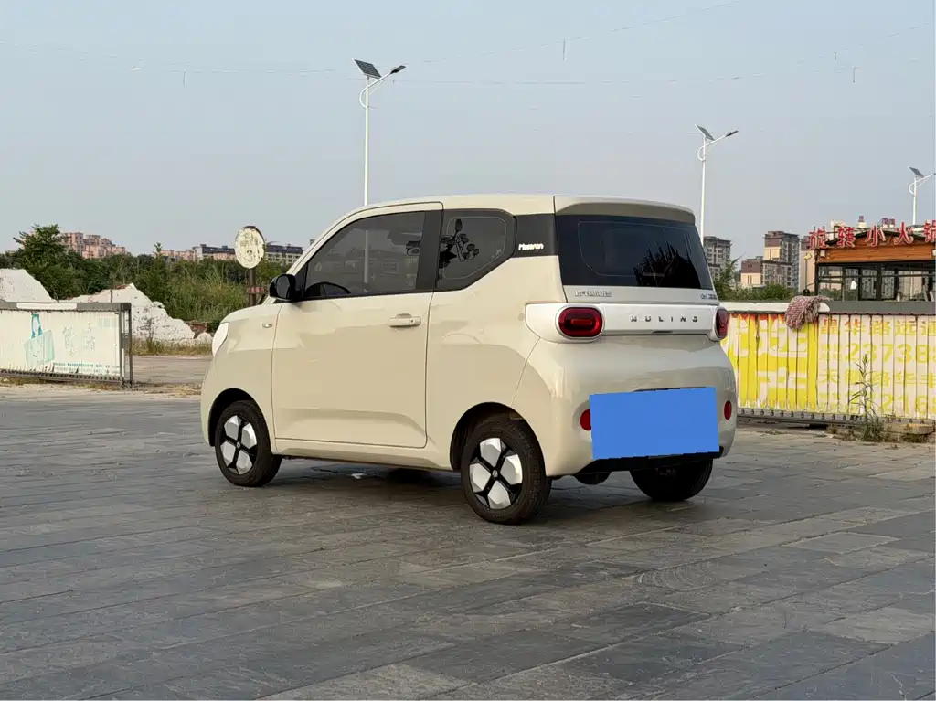 Wuling MINIEV — миниатюра 6