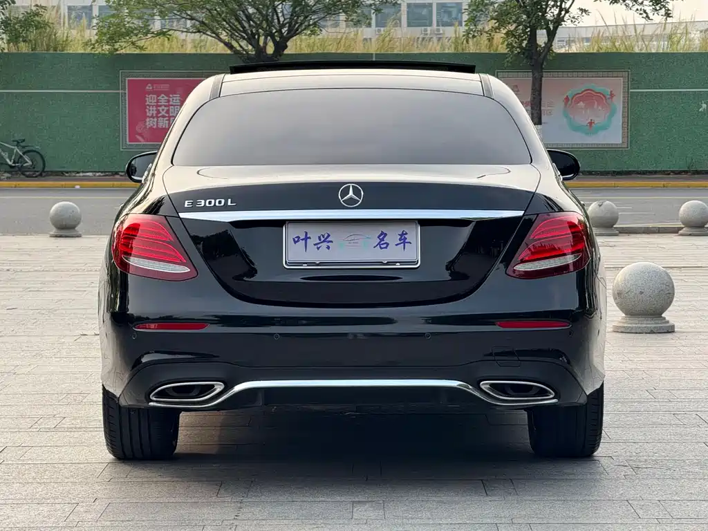 Mercedes-Benz E-Class — миниатюра 19