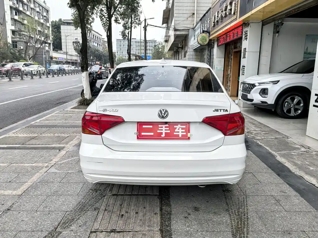 VOLKSWAGEN JETTA