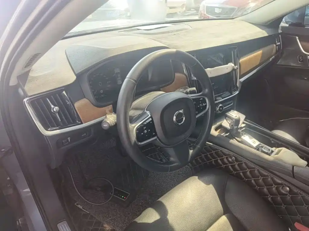 Volvo S90 — миниатюра 10