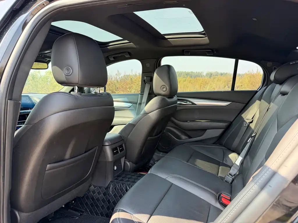 Cadillac CT5 — миниатюра 6