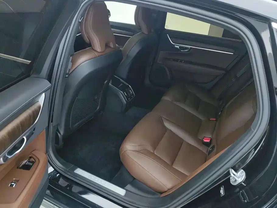 Volvo S90 — миниатюра 11